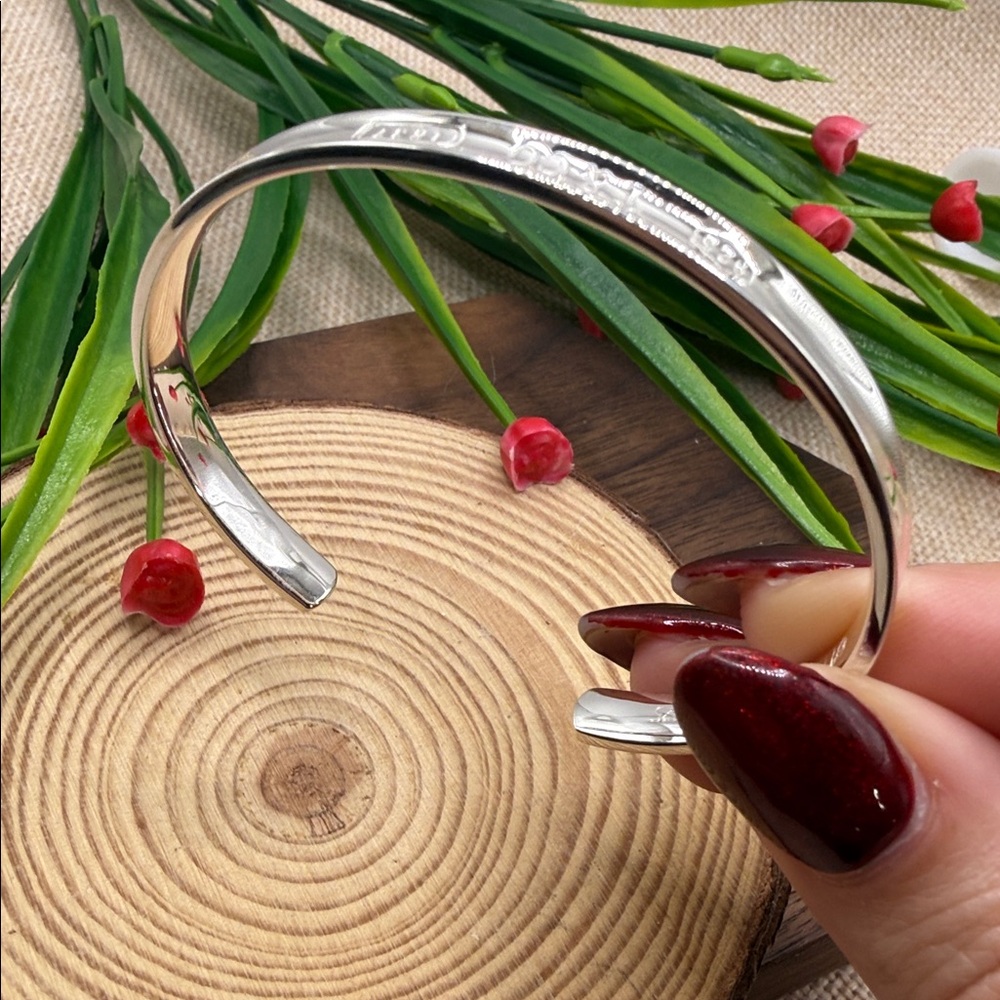 Elegant Silver Bangle Bracelet 925